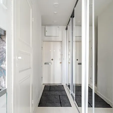 Huoneisto Renovated Studio In Central *
